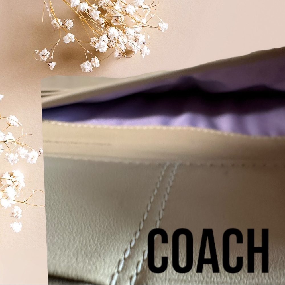 Coach trifold wallet - Picture 4 of 11